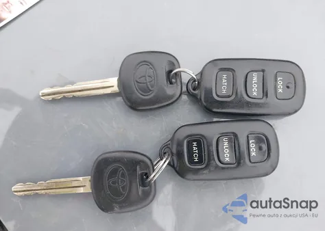 2005 Toyota Matrix Xr z USA, uszkodzony, nr VIN 2T1KR32E35C373331